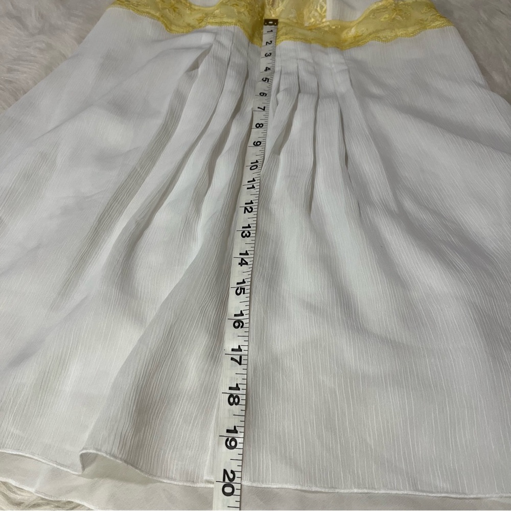 Victoria's Secret White Pleated Babydoll Chemise with Yellow Lace Trim SZ L - Picture 10 of 10